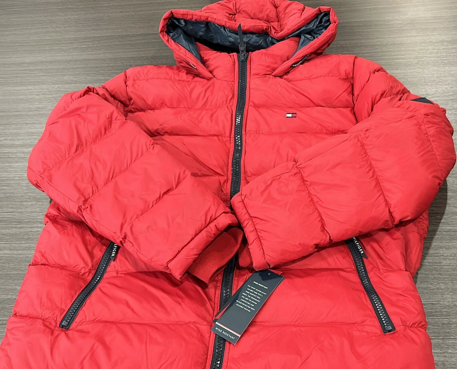 Tommy HilfigerMen's hooded padded jacket red size XL, 158AN508 (A9)