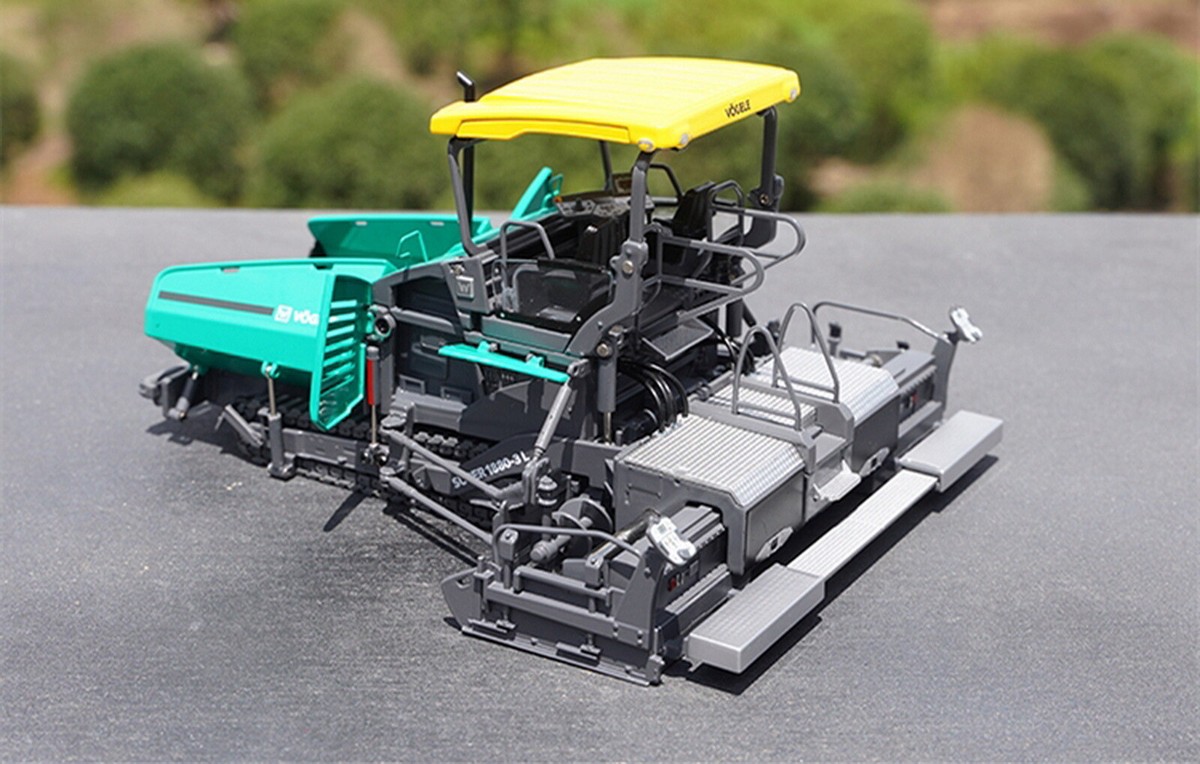 1/35 Scale WIRTGEN VOGELE SUPER1880-3L Asphalt Paver Diecast Model
