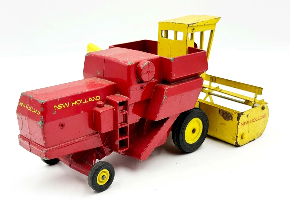 1/32 New Holland Combine Ertl - Image 3 of 4
