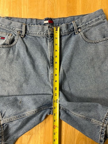 Vintage Men’s Tommy Hilfiger Patch Flag Shorts 90s Hip Hop Denim Jean Short Read - Bild 16 von 24