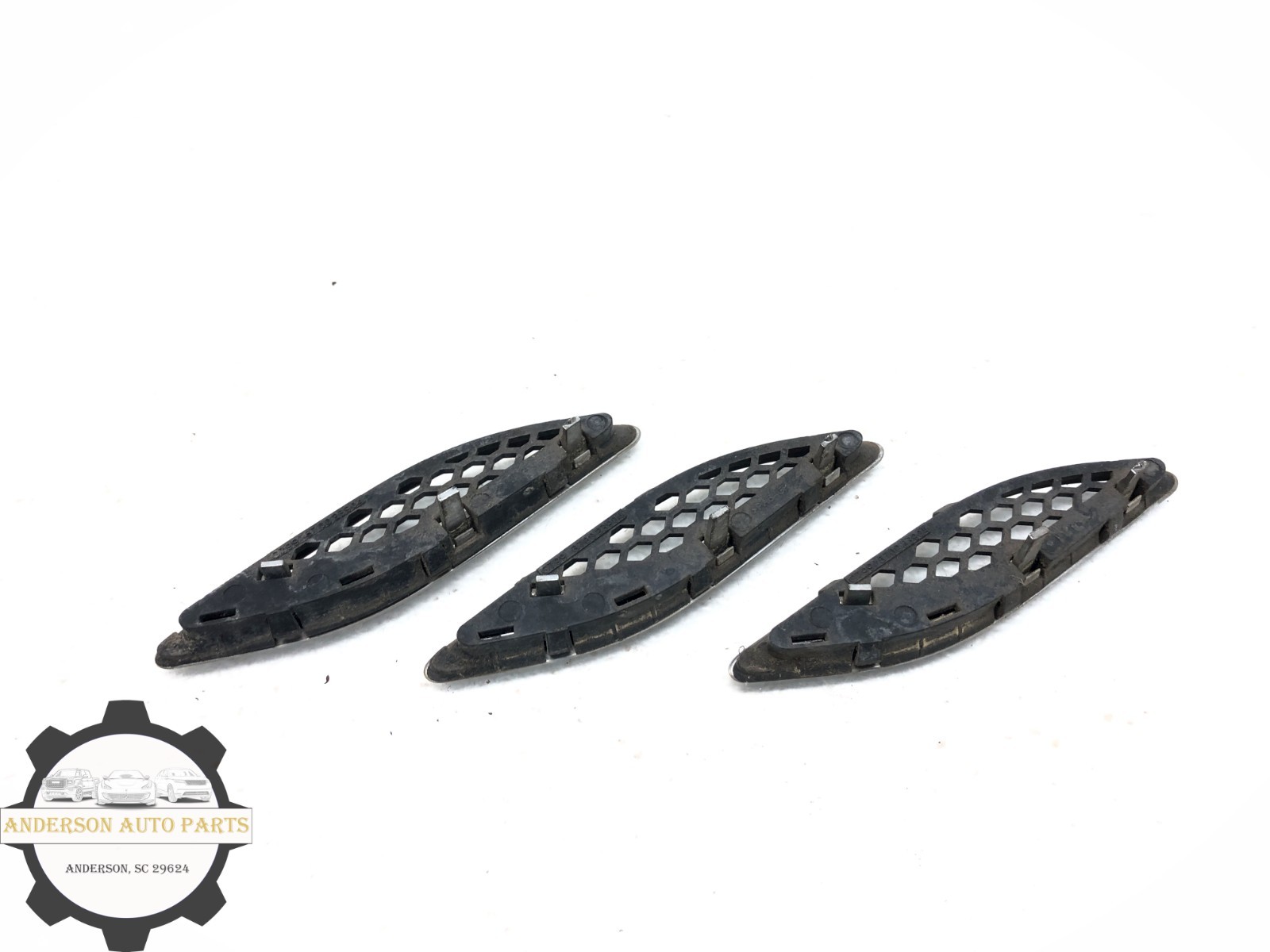 2014-2019 MASERATI GHIBLI RIGHT PASSENGER FRONT FENDER VENT GRILLE TRIM SET OEM