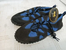Woman’s Water Shoes Aqua Shoes SiZE L 6 Wilcor