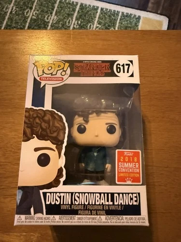 Dustin Snowball Dance #617 ~ Funko Pop Stranger Things in Protector (Damage)