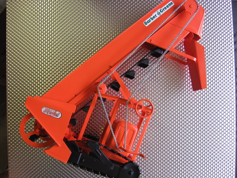 Vintage Drive Chain, Doepke Barber Greene, Fixed Chute Bucket Loader, Model Toys - Image 2 of 2