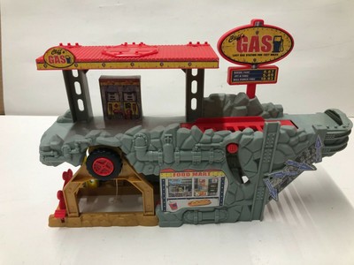 2012 Mattel Matchbox Service Station Cliff's Gas  