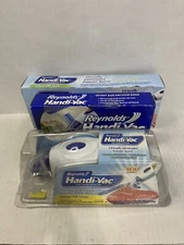 Reynolds 00590 Handi-Vac Vacuum Sealer Starter Kit & Quart/Gallon Freezer Bags