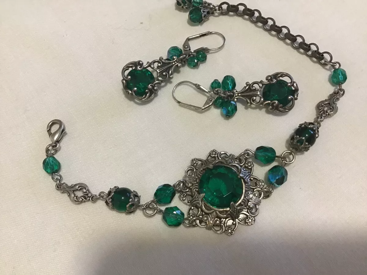 Emerald 2024 leverback earrings