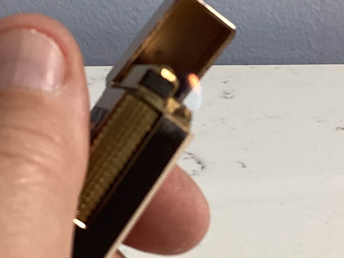 VINTAGE AUTHENTIC NESOR GOLD TONE PEPSI ADVERTISMENT LIGHTER VINTAGE AUTHENTIC NESOR GOLD TONE PEPSI ADVERTISMENT LIGHTER