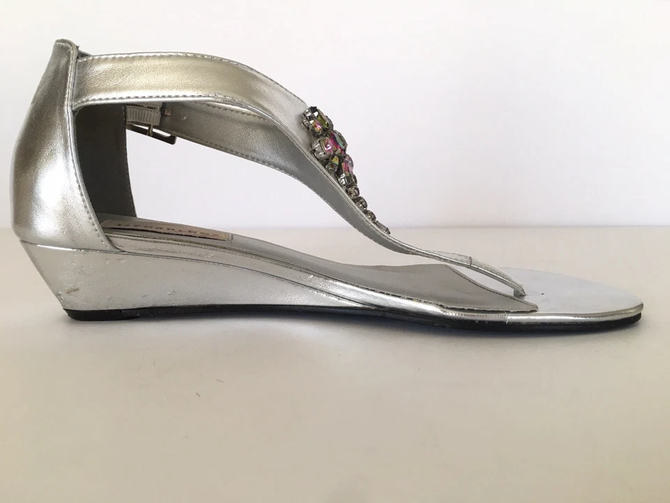 Dyeables Cleo Silver Metallic Sandals Size 8 Faux Jewels Low Wedge Heel - Image 4 of 4