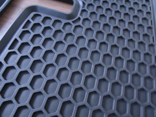 HEA All Weather Car Floor Mats & Full Row Runner Honeycomb Tesla Model 3 Black - Foto 6 di 18