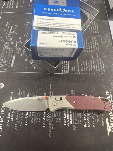 Benchmade Bugout 535-09 3.24" Stonewash CPM-S90V Grey/Redstone Aluminum