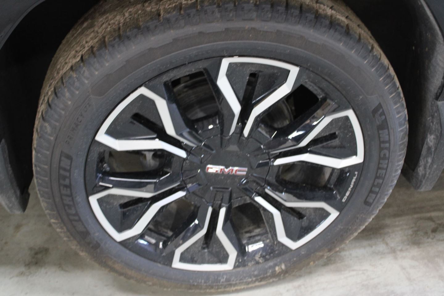 Wheel 6 Spoke 24x9 Opt Ree Fits 24-26 SIERRA DENALI EV 3235734