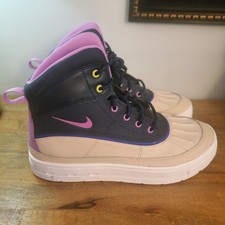 Nike Woodside 2 ACG Waterproof High Top Boots Navy Pink Beige Womens 7.5/Kids 6Y