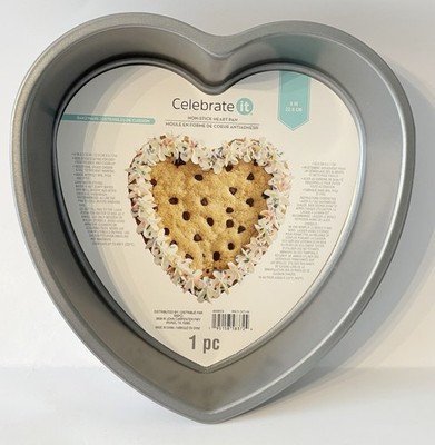 Celebrate It Heart Shape Cake 9'' Industrial Carbon Steel Aluminum Non-Stick NEW