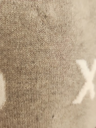 Neiman Marcus Womens L Red White Taupe Cashmere Graphic XO Heart Love Read - Picture 3 of 9