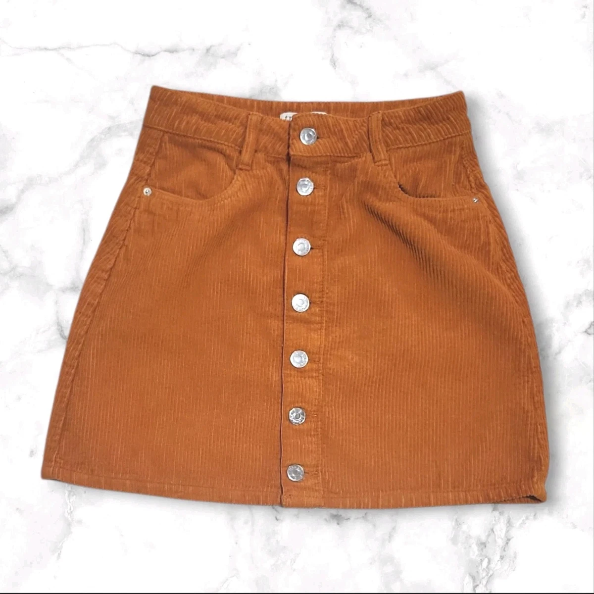 Jupe En Velours Côtelé Beige Zara Taille 10 - Modèle à Volants, Longueur Genoux, Occasion Très Bon état