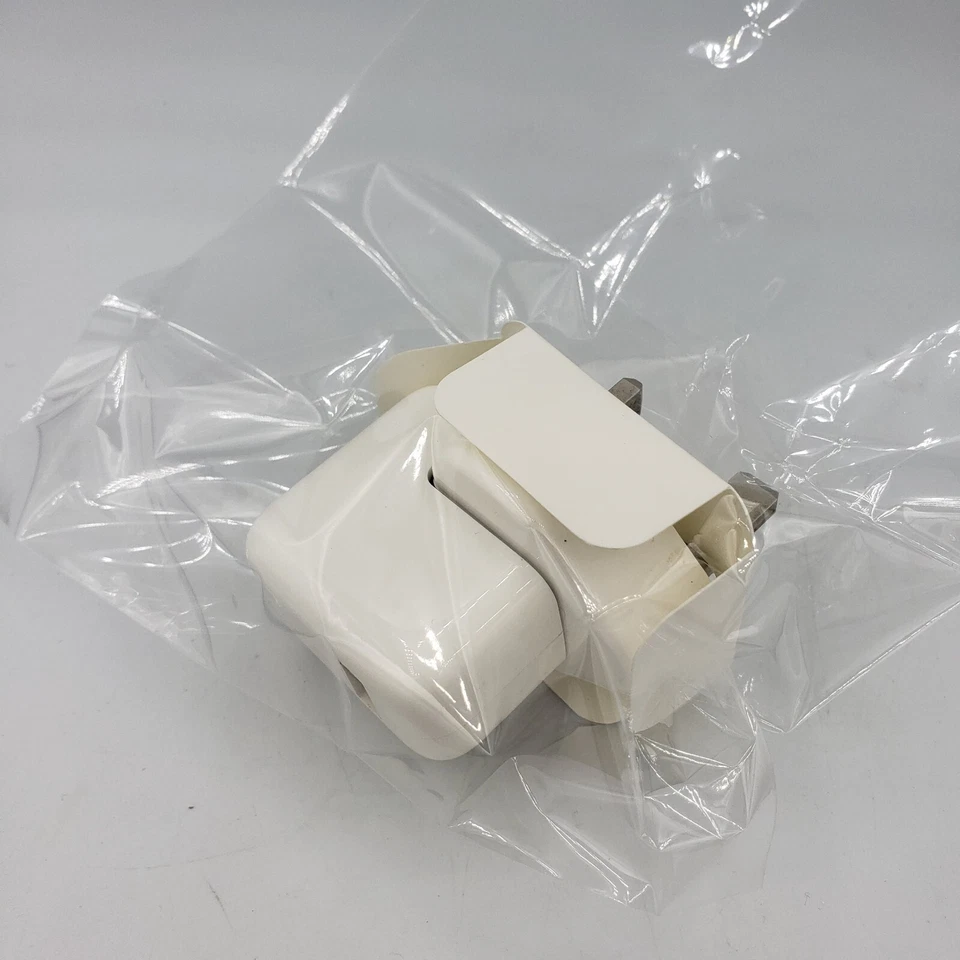 Genuine Apple Original 10W Mains Adaptor with UK Plug for iPad Gen 1 2 3 A1357 - Image 2 of 4