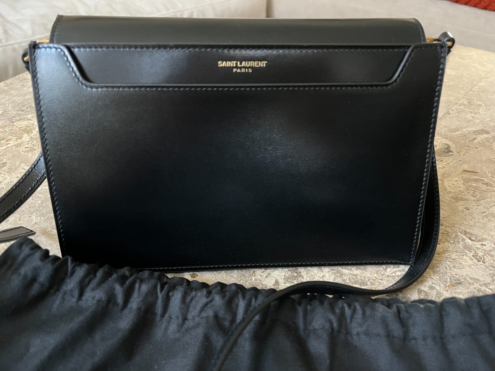 SAINT LAURENT BORSA CATHERINE IN PELLE NERA TRACOLLA MINIMALISTA TRANQUILLA LUSSO USATA IN OTTIME CONDIZIONI