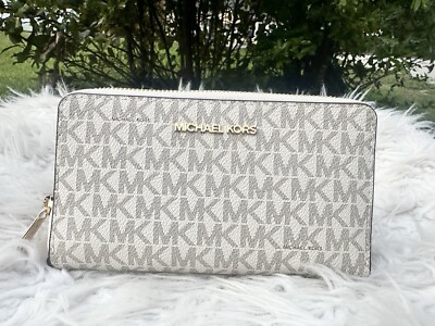 Michael Kors Jet Set Large Travel Flat Phone Case Wallet Zip  Wristlet Vanilla