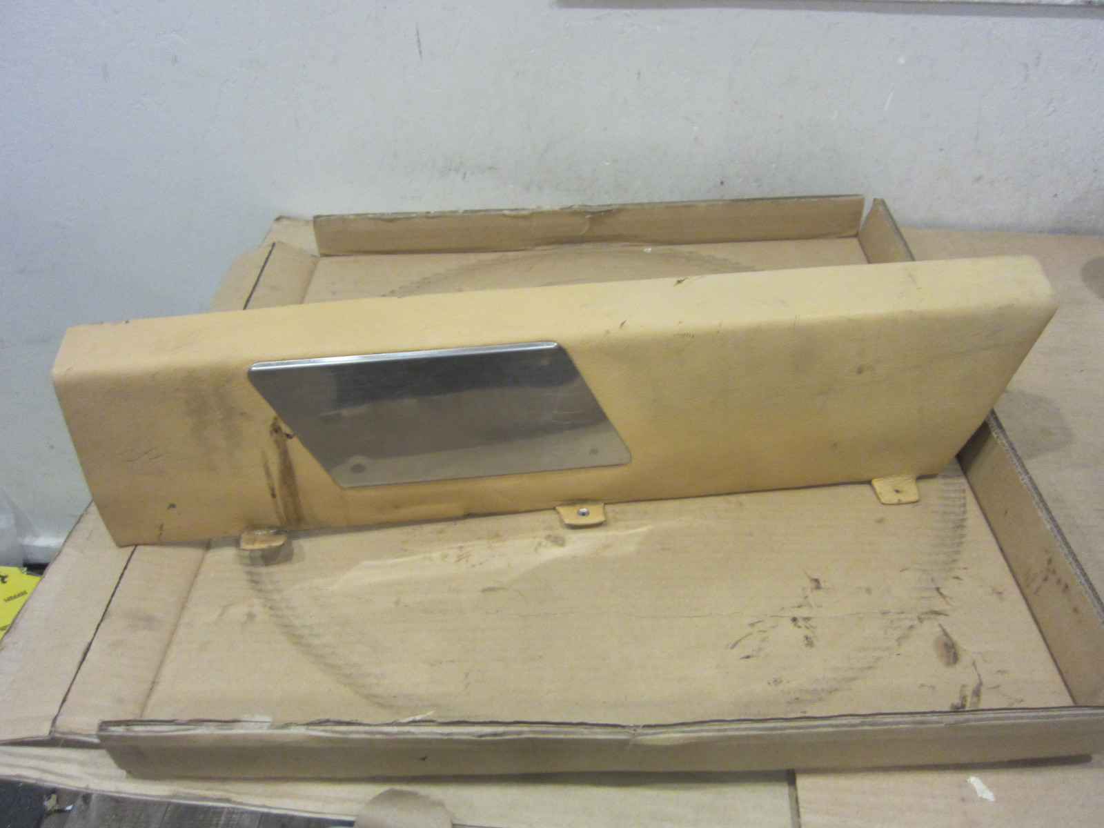 Ferrari 208, 328 - Front Tunnel - Beige - P/N 62321500