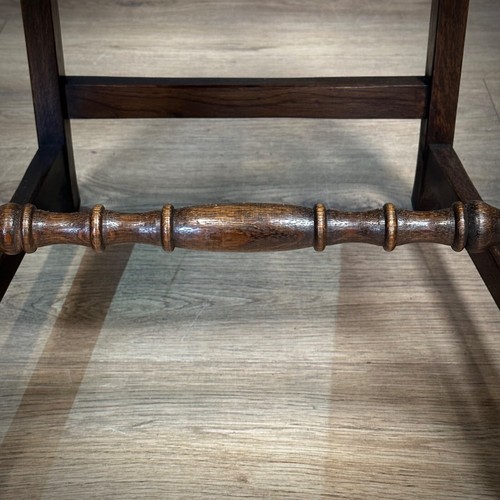 Attractive Set of Six Oak and Leather Dining Chairs Inc Carvers for Reupholstery - Picture 7 of 18