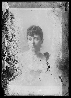 Photo:Victorian Portrait of Unidentified Woman c1873-1916