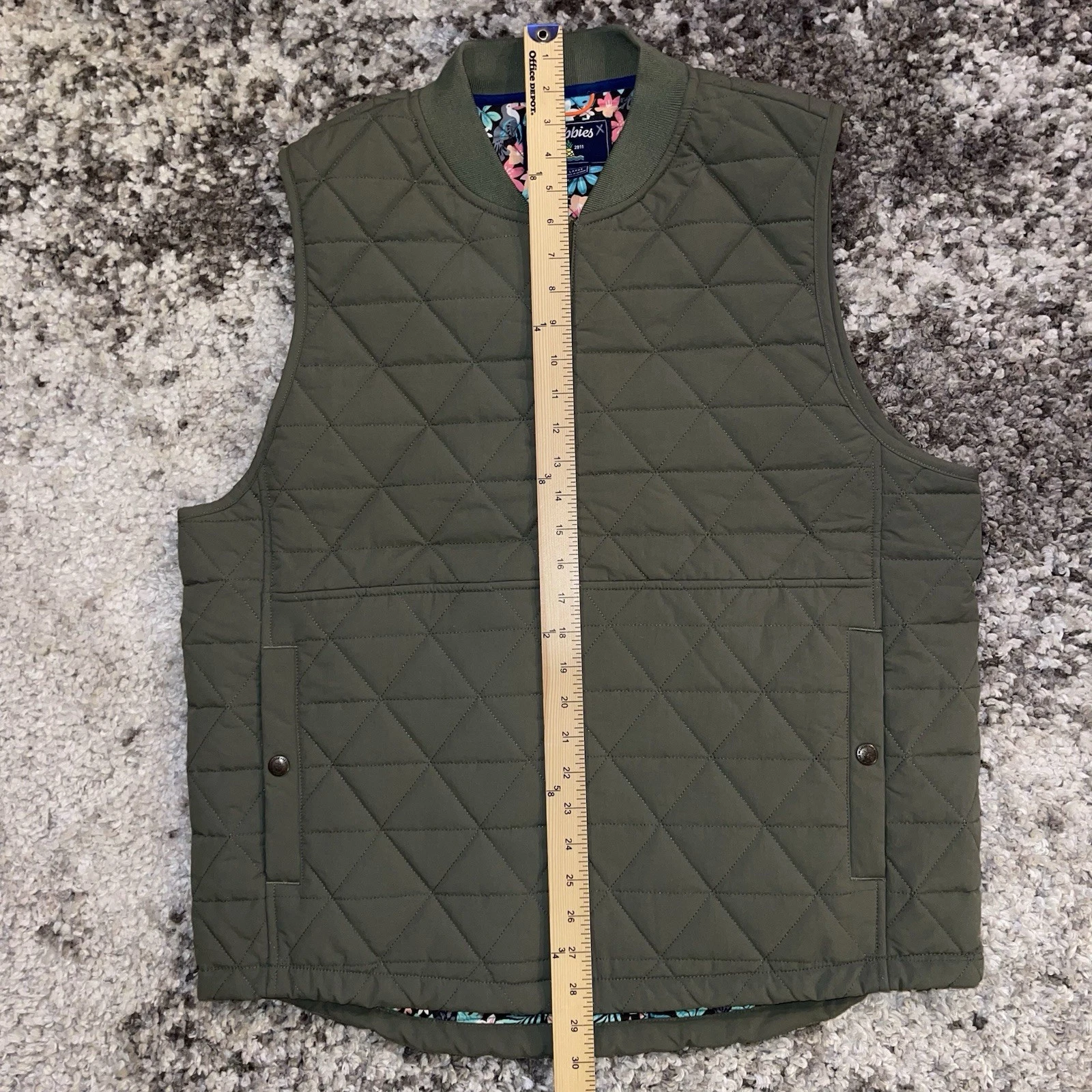 Chubbies Forest Florist Quilted Vest Men’s Large Olive Green Floral Line EUC image 6