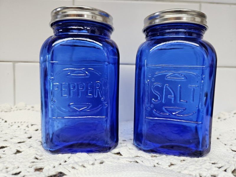 Vintage Glass Cobalt Blue Salt & Pepper Shakers Depression Barn Country Cottage