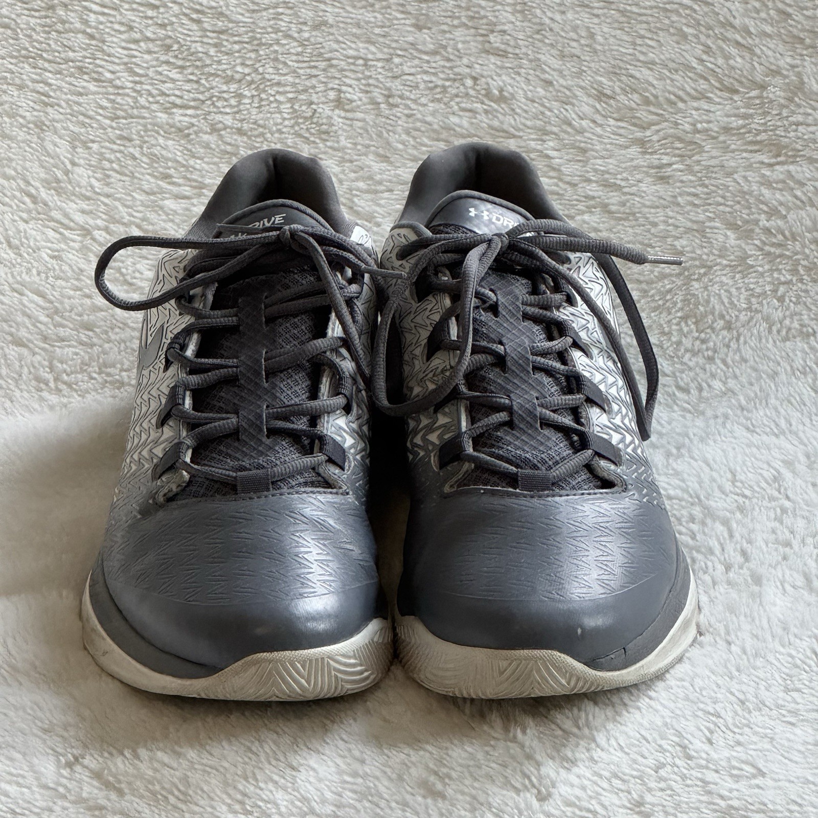 Men&rsquo;s 12 Gray Clutch Fit Drive 3 (2016) Basketball Sneaker