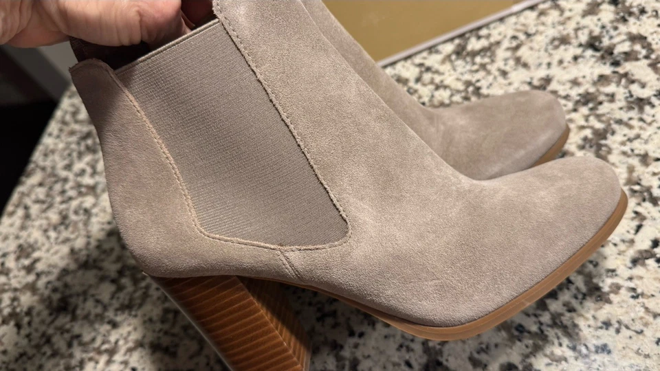 MICHAEL KORS Lottie Botín de Gamuza 7.5 NUEVO Gris Abedul/Taupe Foto 3 de 4