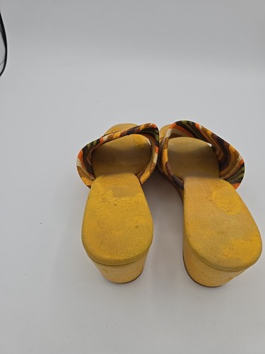 1960s Viva Las Vegas yellow leather barkcloth wedge slip on sandals heels - Picture 8 of 15
