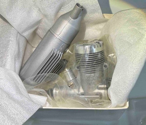 NEW in Box - OS Max 40 FP CL Control Line Engine + Muffler - Front Mount NVA - Picture 4 of 4