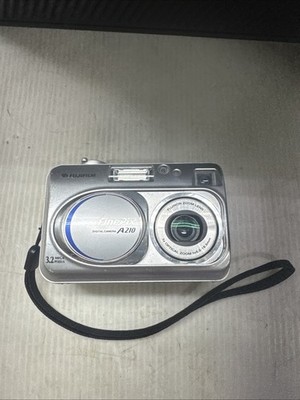 Fujifilm FinePix A Series A210 3.2MP Digital Camera - Silver