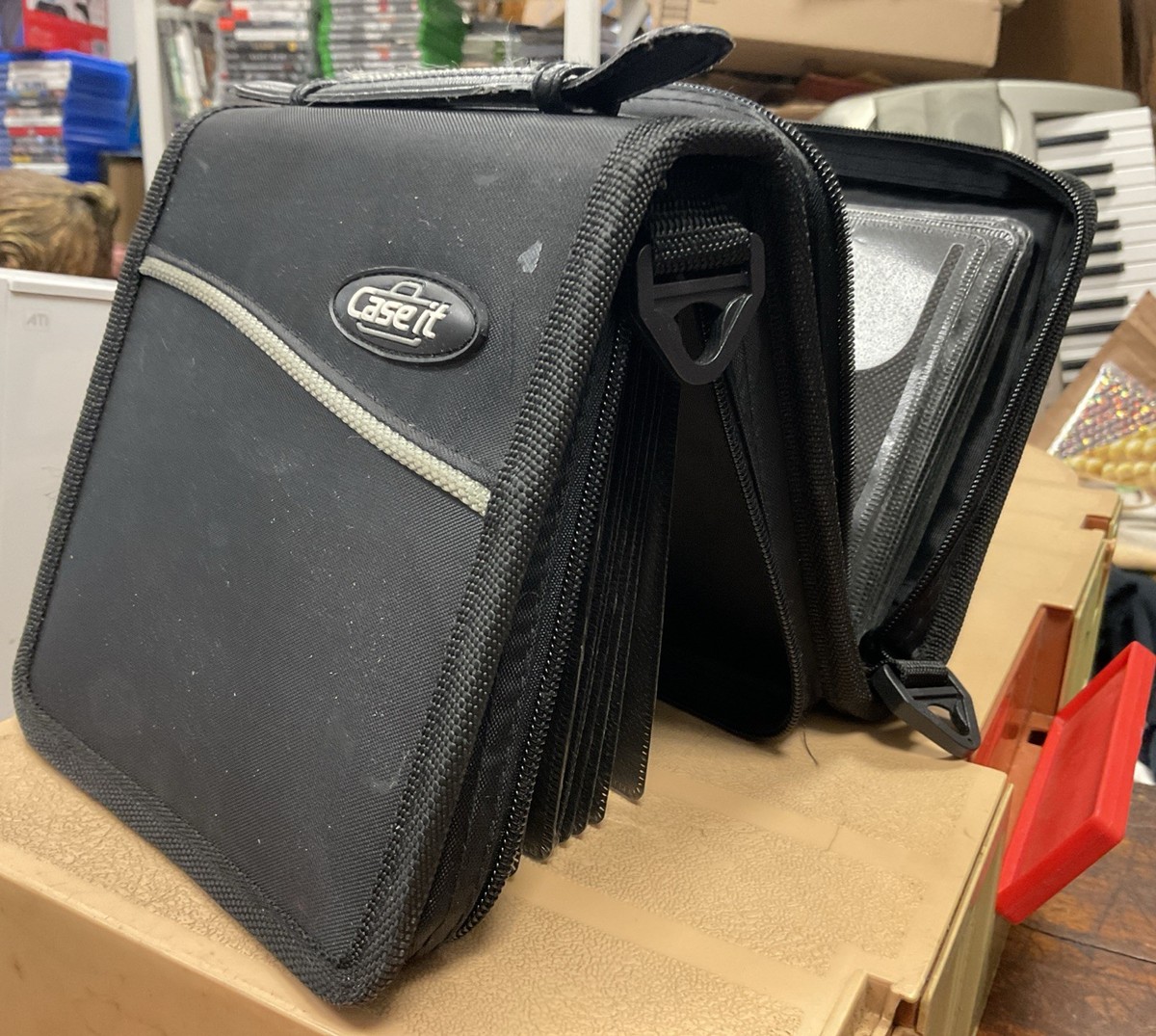 Vintage Case It Black CD DVD Storage Case Binder 56 Zip Zipper