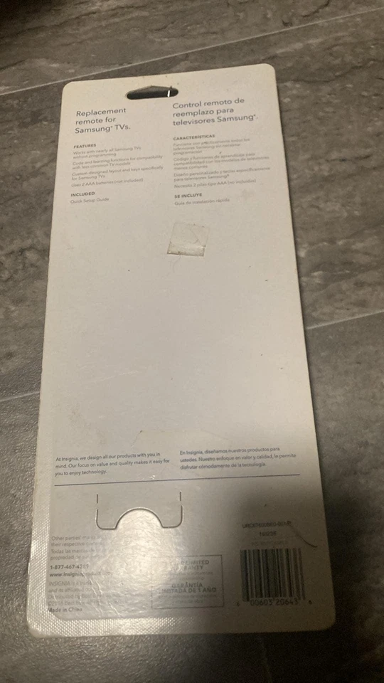 Insignia TV Remote Control Model NS-RMTSAM17 for Samsung TVs New In Package  - Image 3 of 4