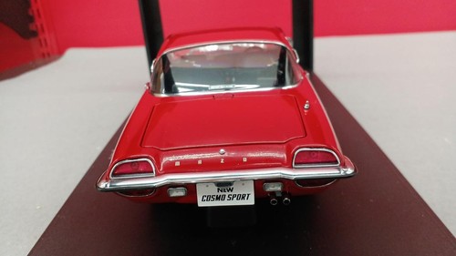 AUTOart MILLENNIUM 1/18 MAZDA COSMO SPORT - Picture 11 of 13