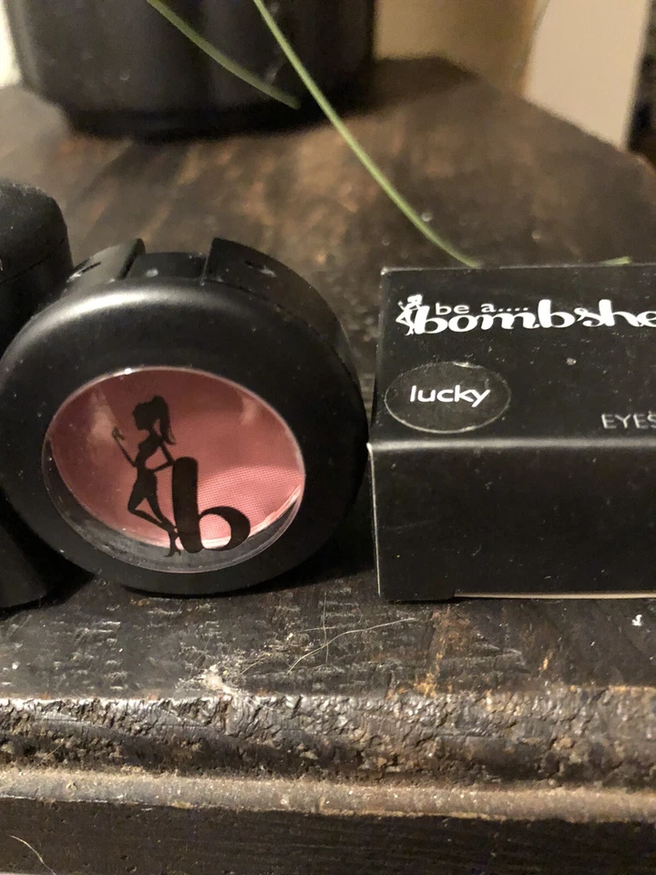 U PICK be a bombshell EYE SHADOW 0.5 oz - Image 3 of 4