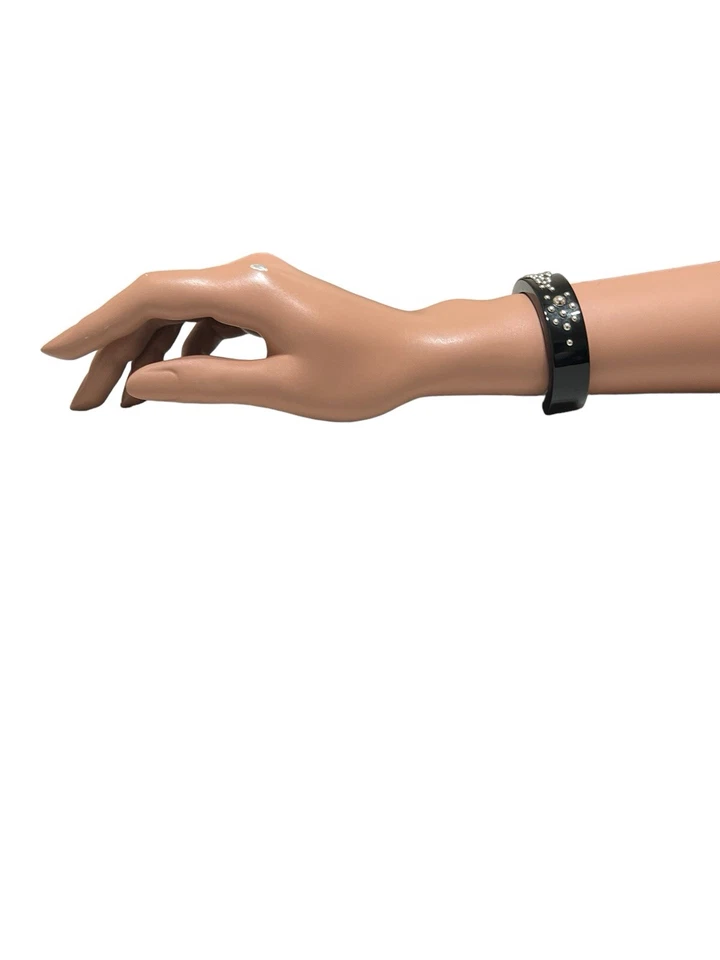 Brazalete De Colección Christian Dior por John Galliano Negro Tachonado Logo Lucite Foto 3 de 4