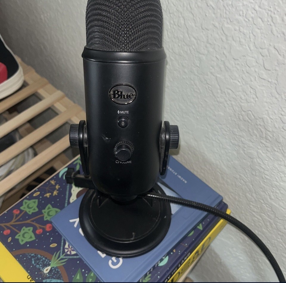 Blue Yeti X Professional USB Condenser Microphone for PC, Mac,Gaming