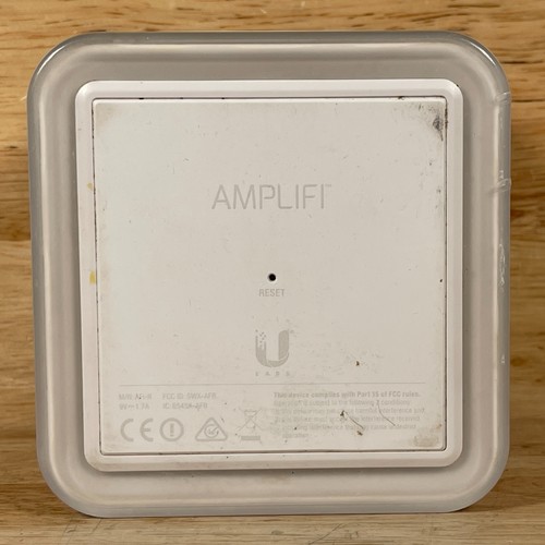 AmpliFi AFi-R Wireless Touchscreen 4 Gigabit Ethernet Dual-Band HD WiFi Router - Picture 3 of 5