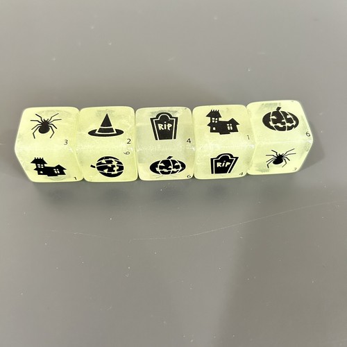 Yahtzee Halloween Edition Rare with Glow in Dark Dice Game By Hasbro 2007 - Picture 3 of 14