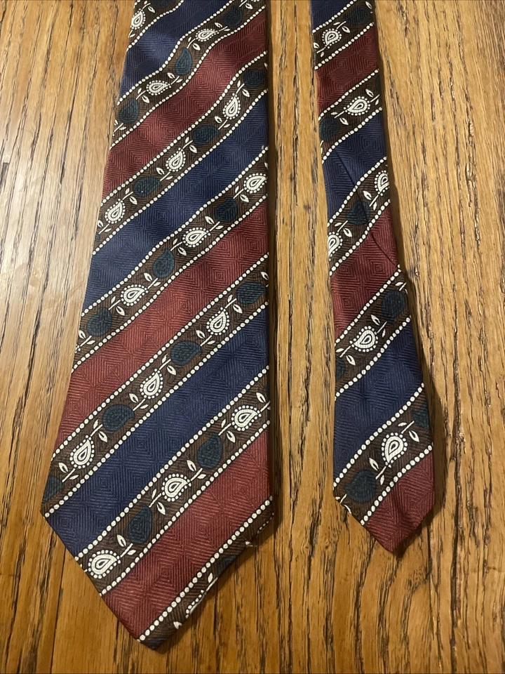 Corbata de cachemira a rayas de seda Claiborne vintage usada en excelente estado hecha en EE. UU. para hombre Foto 4 de 4