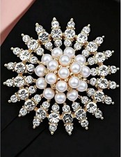 Faux Pearls Brooch Women Fashion Pendant Bridal Pin Bouquet Embellishment Nice