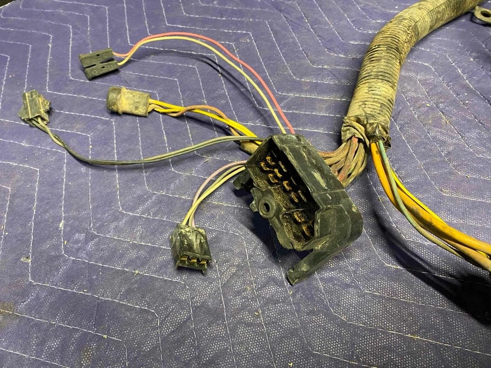 82-84 Chevy GMC Square Body 6.2 DIESEL ENGINE WIRE HARNESS K5 Blazer Suburban - Image 3 of 4
