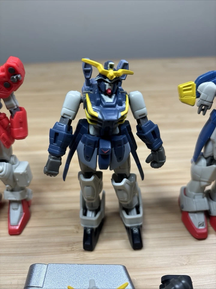 Lote de figuras de acción Bandai Gundam (4) 2000 Wing & Fighter MSIA dañadas/piezas Foto 4 de 4
