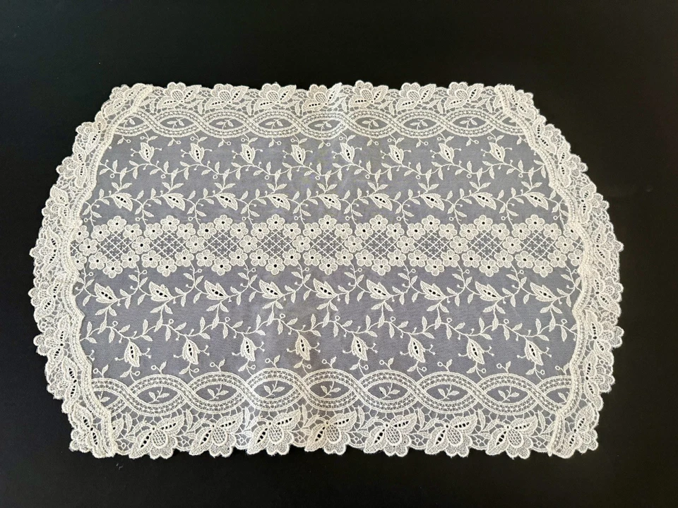 Antiguo mantel individual vintage de encaje Plummer McCutcheon nuevo en caja Foto 2 de 4