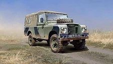 Italeri Land Rover 109' LWP - Plastic Model Military Vehicle Kit - 1/35 Scale