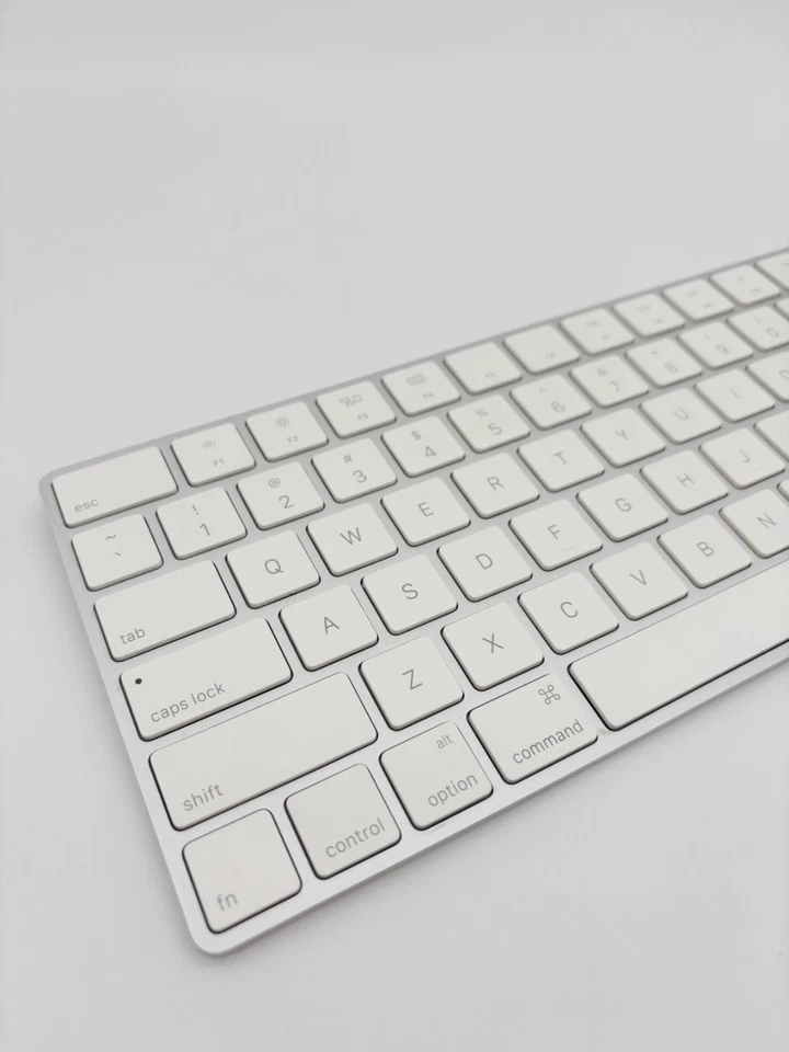 Apple Magic Keyboard 2 Generation QWERTY US Layout Weiß Tastatur Refurbished - Bild 2 von 4