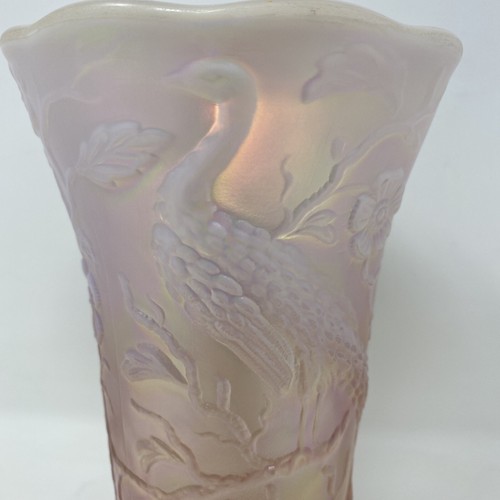 Fenton Pink Champagne opalescent iridized Peacock 7.5" garden vase **READ - 第 2/18 張圖片