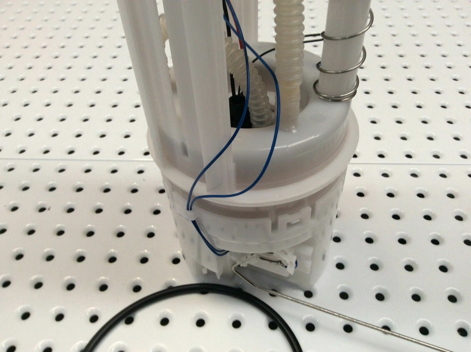 GENUINE QUALITY FUEL PUMP JEEP CHEROKEE RENEGADE KJ 20042008 3.7L EKG V6 eBay